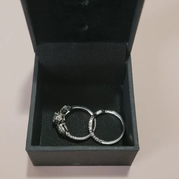 A set of beautiful rings ❤️ - Picture 6 of 6